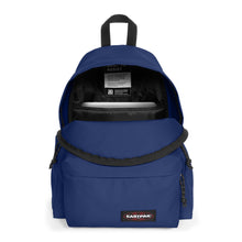 Carica l'immagine nel visualizzatore di Gallery, Zaino Eastpak Day Pak'R Suit Blue 24L Porta PC 14” Resistente all’Acqua