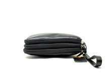 Carica l'immagine nel visualizzatore di Gallery, Pochette Uomo in Vera Pelle Martellata a 3 Scomparti con Zip Nero