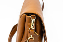 Carica l'immagine nel visualizzatore di Gallery, Borsa a Tracolla in Vera Pelle Cuoio Made in Italy - Crossbody Artigianale con Patta