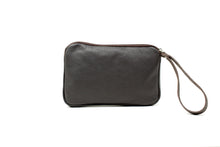 Carica l'immagine nel visualizzatore di Gallery, Pochette Uomo in Vera Pelle Martellata da Polso Piatta con Zip Testa di Moro