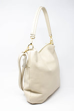 Carica l'immagine nel visualizzatore di Gallery, Borsa a Mano e Spalla in Pelle Martellata Panna - Hobo Bag Artigianale Made in Italy
