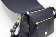 Carica l'immagine nel visualizzatore di Gallery, Borsa a Tracolla in Vera Pelle Blu Made in Italy - Crossbody Artigianale con Patta