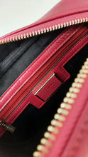 Carica l'immagine nel visualizzatore di Gallery, Borsa Donna a Tracolla in Pelle Cromia Linea Kiss Me col.Magenta