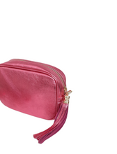 Carica l'immagine nel visualizzatore di Gallery, Borsa in Pelle Made in Italy Fucsia Laminato