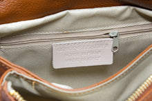 Carica l'immagine nel visualizzatore di Gallery, Borsa a Tracolla in Vera Pelle Cuoio Made in Italy - Crossbody Artigianale con Patta
