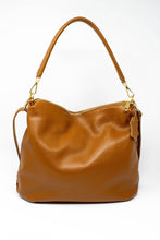 Carica l'immagine nel visualizzatore di Gallery, Borsa a Mano e Spalla in Pelle Martellata Cuoio - Hobo Bag Artigianale Made in Italy
