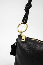 Carica l'immagine nel visualizzatore di Gallery, Borsa a Spalla Nera in Vera Pelle - Made in Italy Artigianale
