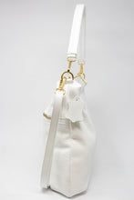 Carica l'immagine nel visualizzatore di Gallery, Borsa a Mano e Spalla in Pelle Martellata Bianca - Hobo Bag Artigianale Made in Italy
