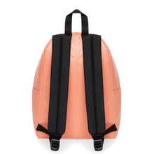 Carica l'immagine nel visualizzatore di Gallery, Zaino Eastpak Padded Pak'R Glossy Peach 24L Resistente all’Acqua
