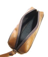 Carica l&#39;immagine nel visualizzatore di Gallery, Pochette da Polso Uomo in Pelle Brown Bicolore - Tabahò
